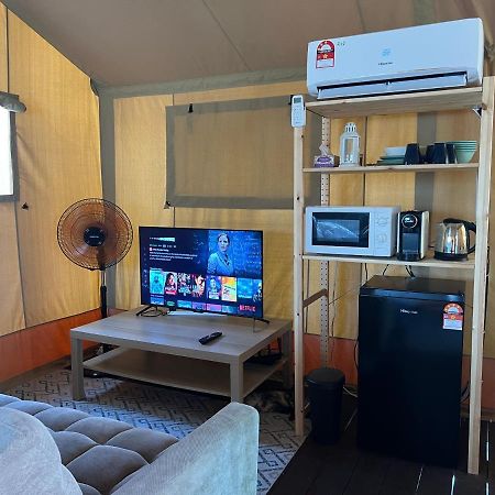 Rembulan Escape - Beachfront Safari Tent Kampung Penarik Zewnętrze zdjęcie