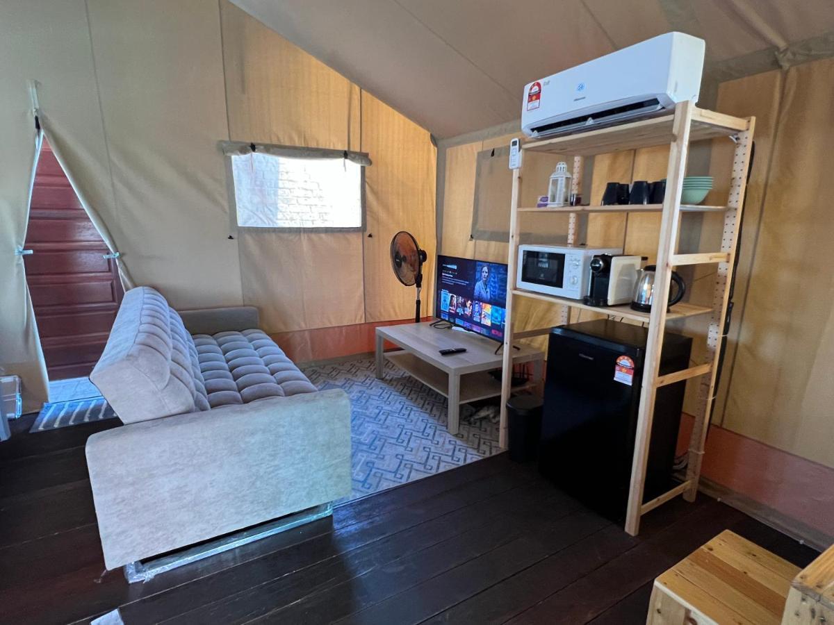 Rembulan Escape - Beachfront Safari Tent Kampung Penarik Zewnętrze zdjęcie