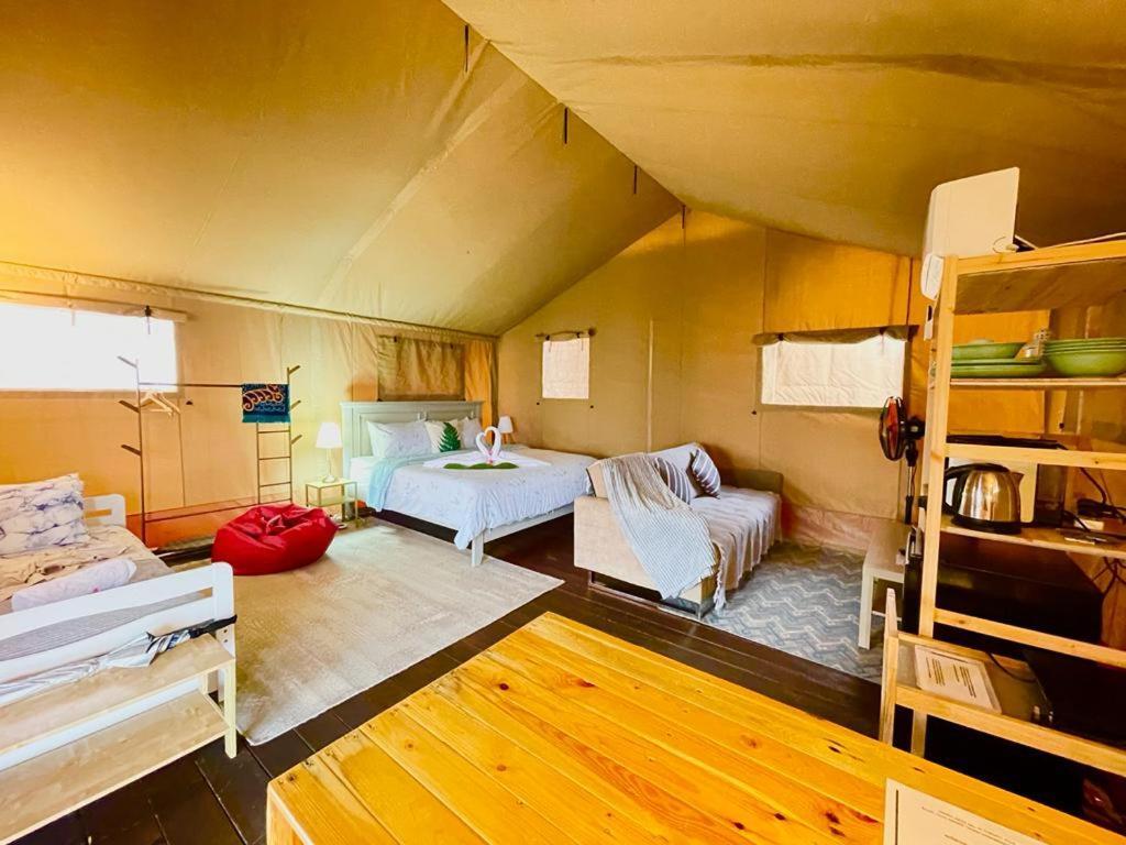 Rembulan Escape - Beachfront Safari Tent Kampung Penarik Zewnętrze zdjęcie