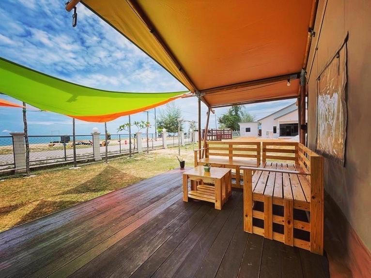 Rembulan Escape - Beachfront Safari Tent Kampung Penarik Zewnętrze zdjęcie